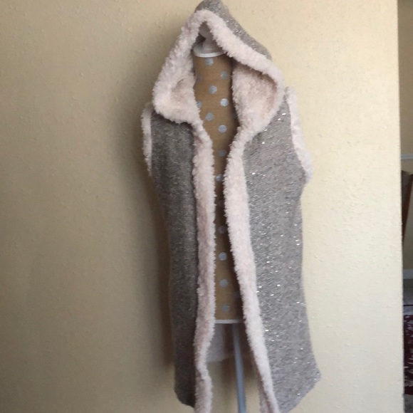 Oliver by escio Hoodie Vest - Picture 1 of 9